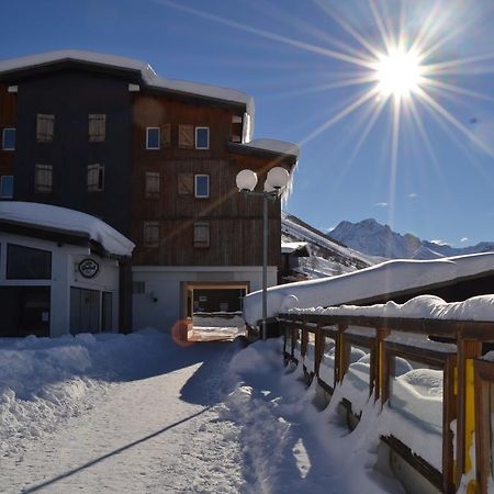 Hotel Turan Лес дьо Алпс Екстериор снимка