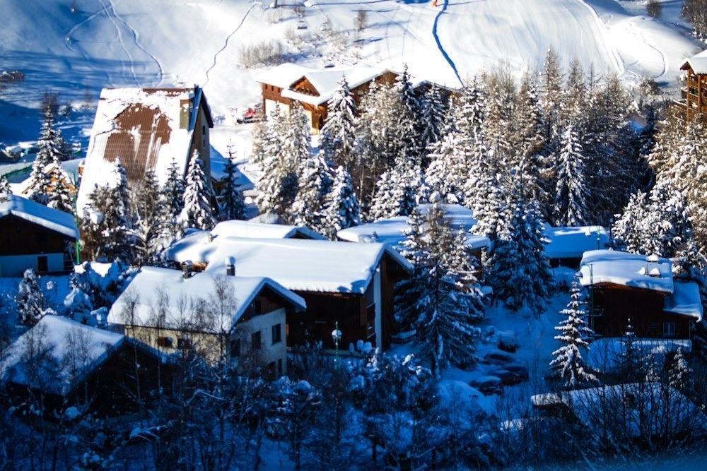 Hotel Turan Лес дьо Алпс Екстериор снимка