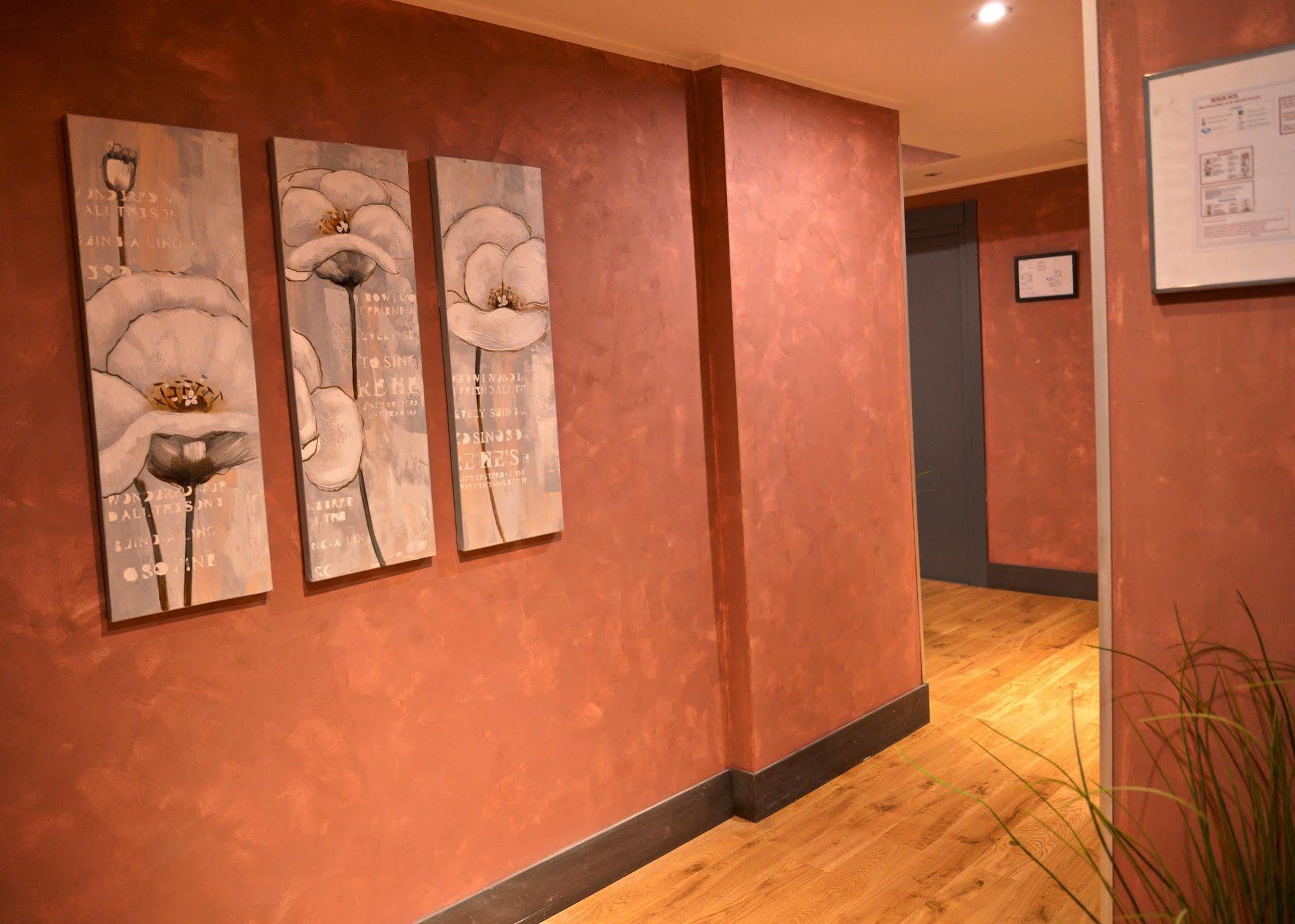 Hotel Turan Лес дьо Алпс Екстериор снимка