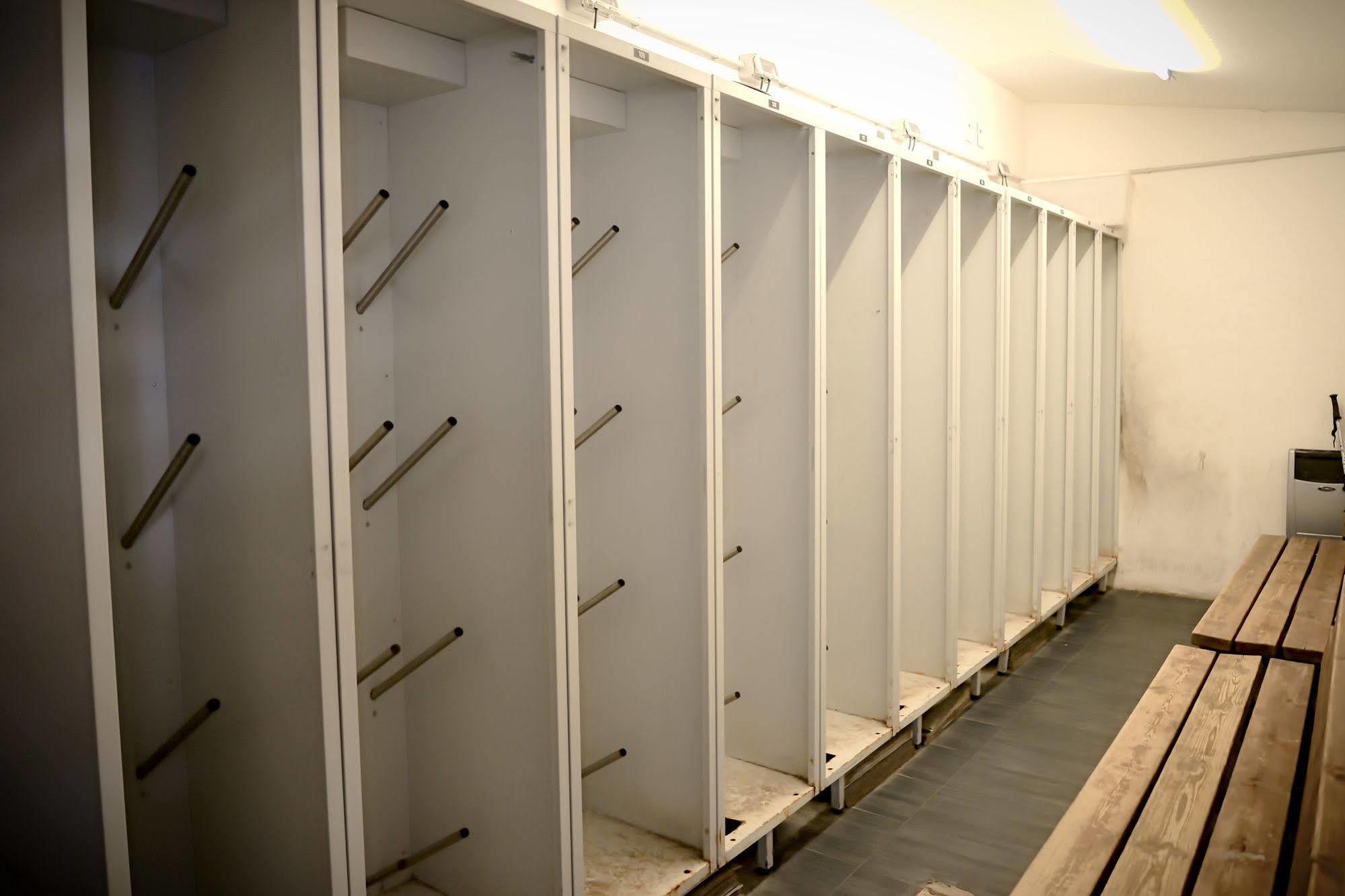 Hotel Turan Лес дьо Алпс Екстериор снимка