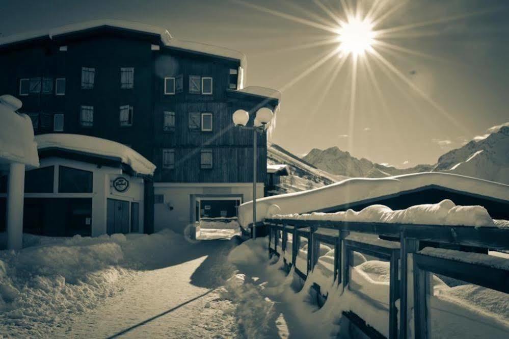 Hotel Turan Лес дьо Алпс Екстериор снимка