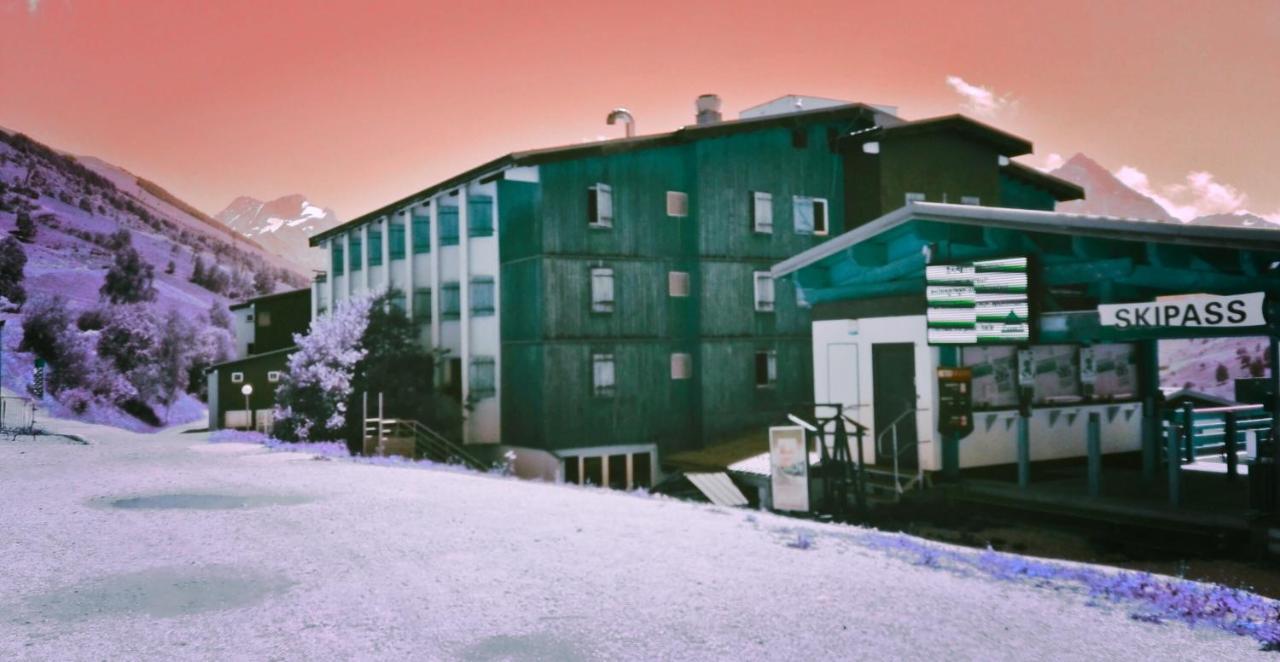 Hotel Turan Лес дьо Алпс Екстериор снимка